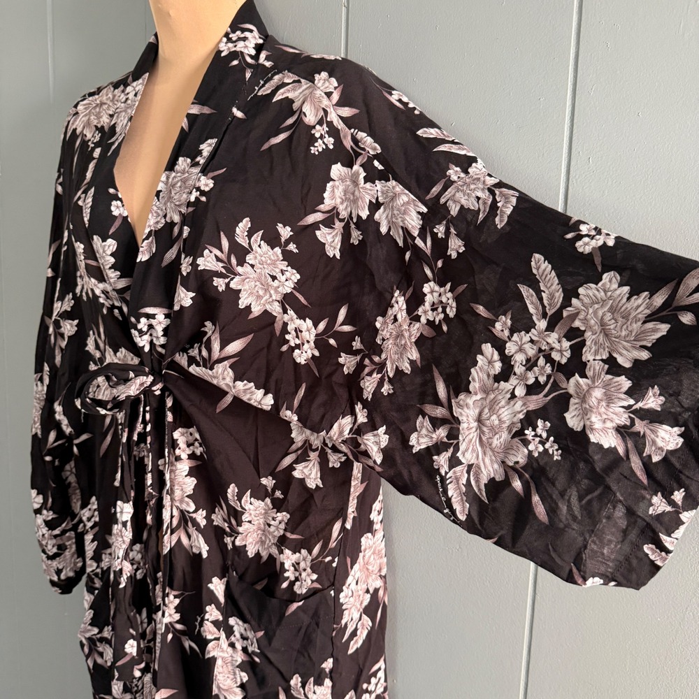 Spiritual Gangster Womens Black Floral Kimono Robe Wrap OS Boho‎ Coverup READ